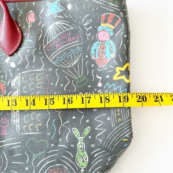 Dooney & Bourke Macy's Day Parade Black East West Large Tote/Shopper Bag - Picture 8 of 16